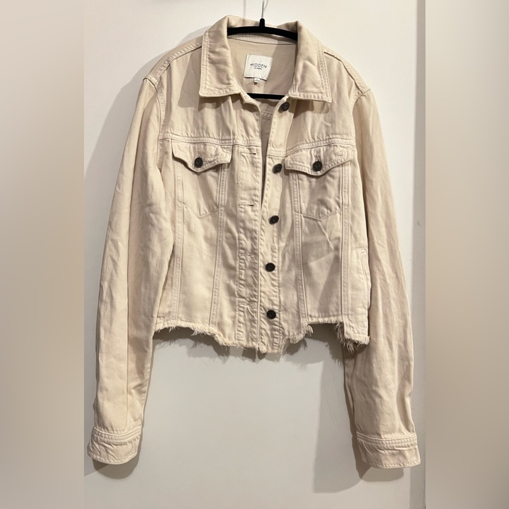 Hidden Women’s Beige Button Front Jacket Raw Hem